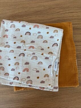 Liewood Swaddles in organic cotton - set of 2 - Mustard & Rainbow